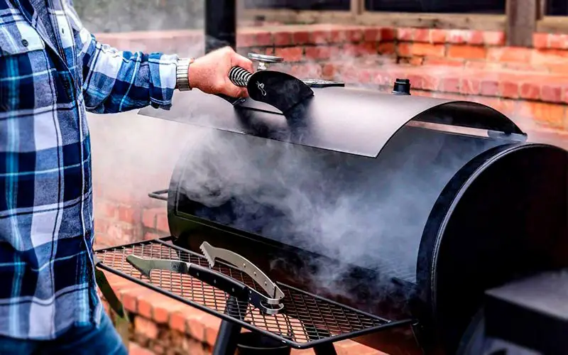 Best Wood for Smoking Brisket – Buyer’s Guide